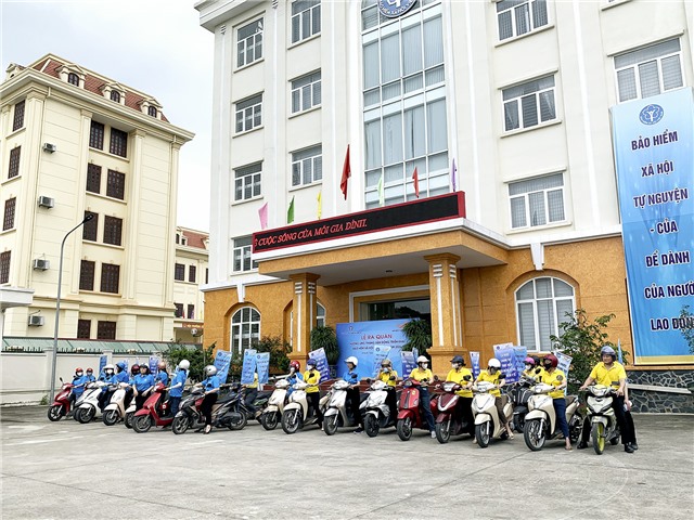Cơ quan BHXH thành phố Ra quân hưởng ứng Tháng vận động triển khai BHXH toàn dân