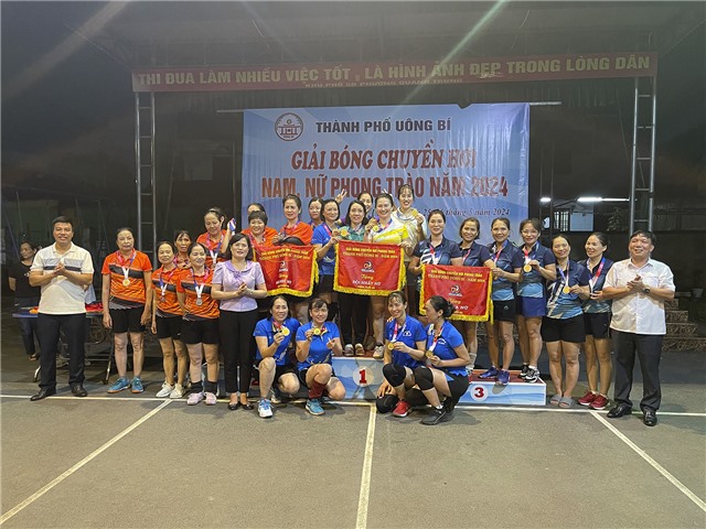 Bế mạc giải bóng chuyền hơi nam, nữ phong trào thành phố Uông Bí năm 2024