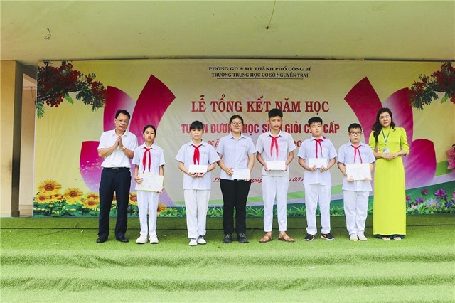 Trường THCS Nguyễn Trãi tổng kết năm học 2023-2024 và tuyên dương học sinh giỏi các cấp