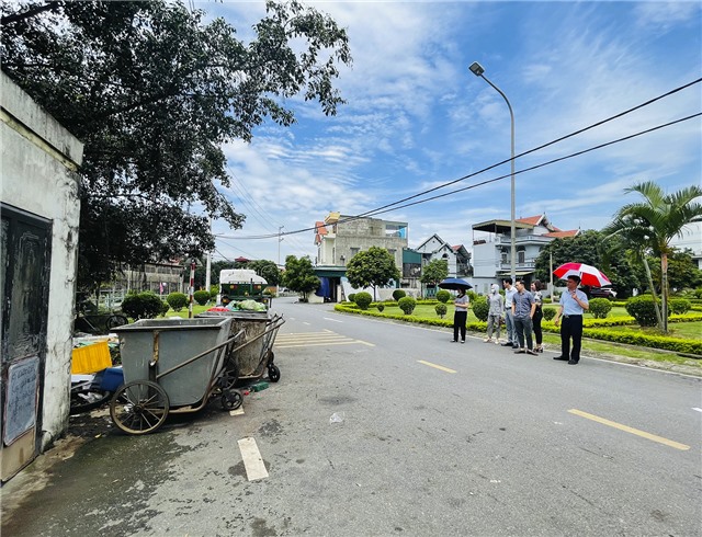 Sở Tài nguyên - Môi trường làm việc với thành phố Uông Bí về việc thực hiện trách nhiệm quản lý chất thải rắn sinh hoạt trên địa bàn thành phố