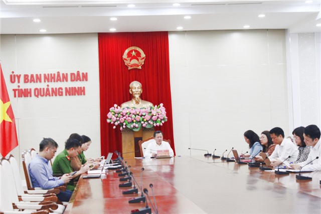 Đẩy nhanh tiến độ chuyển đổi sang sử dụng một loại tài khoản duy nhất VNeID trong thực hiện dịch vụ công trực tuyến