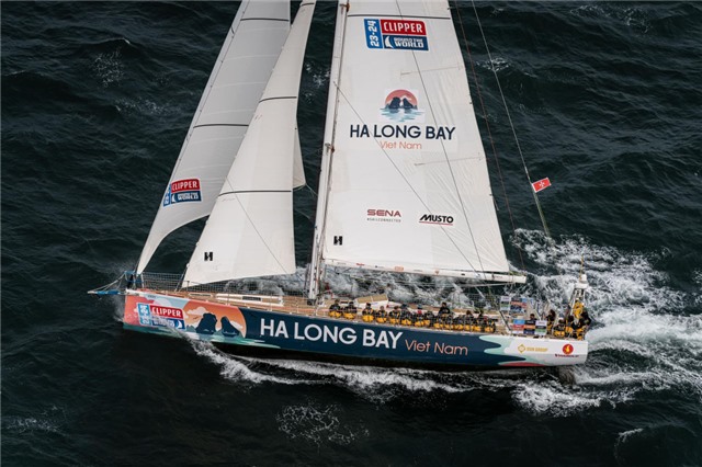 Đội Ha Long Bay, Viet Nam dẫn đầu bảng xếp hạng sau cuộc đua số 11