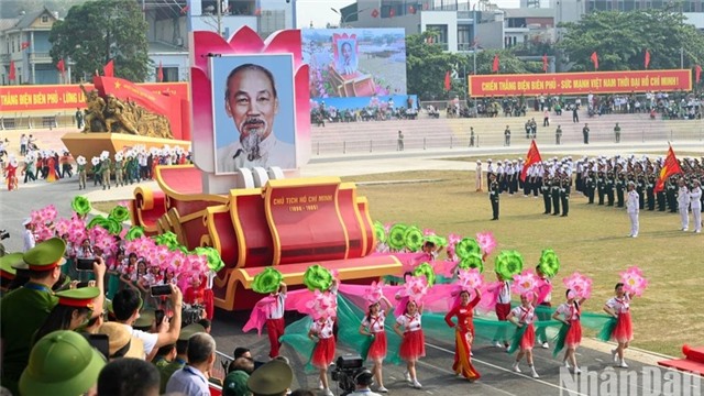 TRỰC TIẾP: Lễ diễu binh, diễu hành kỷ niệm 70 năm Chiến thắng Điện Biên Phủ