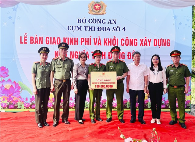 Cụm thi đua số 4, Bộ Công an bàn giao kinh phí và khởi công xây dựng nhà tình nghĩa đồng đội cho gia đình Thượng úy Nguyễn Thị Minh Hòa