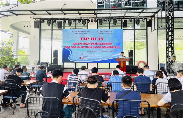 Tập huấn bơi an toàn phòng, chống đuối nước 