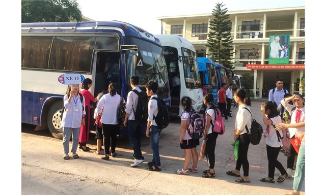 Tăng cường quản lý xe ô tô đưa đón học sinh