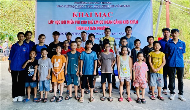 Khai mạc lớp học bơi miễn phí cho trẻ em có hoàn cảnh khó khăn trên địa bàn phường Quang Trung