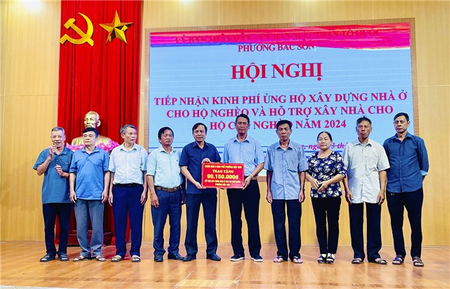 Phường Bắc Sơn tiếp nhận kinh phí ủng hộ xây dựng nhà ở cho hộ nghèo, hộ cận nghèo năm 2024