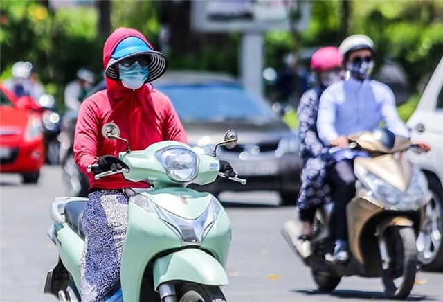 Bắc Bộ, Trung Bộ nắng nóng gay gắt, chiều tối và đêm có mưa dông