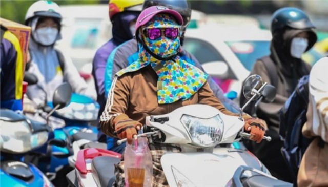 Ngày 17/6, nhiều khu vực có nắng nóng đặc biệt gay gắt