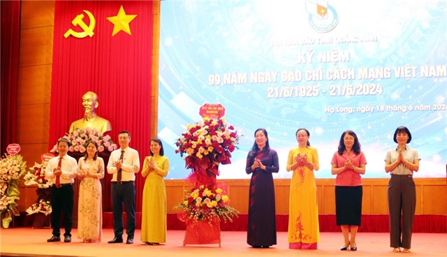 Gặp mặt kỷ niệm 99 năm Ngày báo chí cách mạng Việt Nam và trao giải báo chí tỉnh Quảng Ninh năm 2023