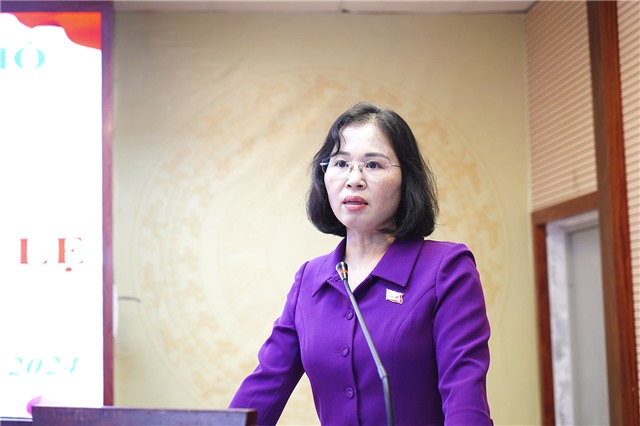 Đồng chí Trịnh Thị Minh Thanh, Phó Bí thư Thường trực Tỉnh uỷ tiếp xúc cử tri phường Quang Trung