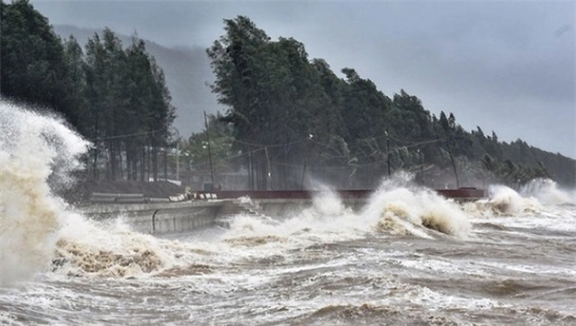 2 kịch bản di chuyển của áp thấp nhiệt đới có khả năng mạnh lên thành bão