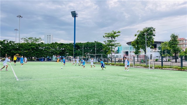 Giao hữu bóng đá giữa Trường Cao đẳng Công nghiệp và Xây dựng Quảng Ninh và Trường Đại học Điện Lực