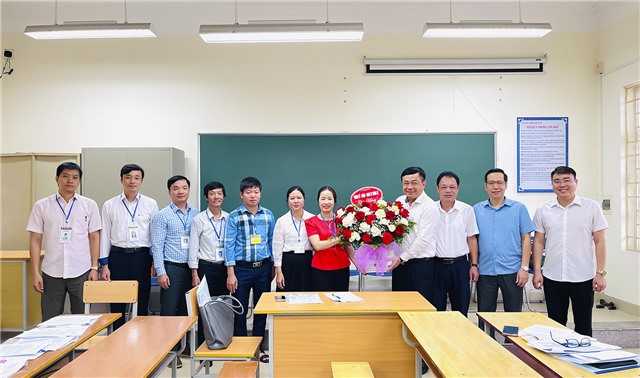 Bí thư Thành ủy Mai Vũ Tuấn thăm, động viên điểm thi tốt nghiệp THPT năm 2024