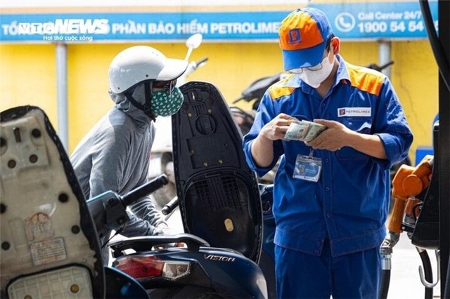 Giá xăng hôm nay có thể tăng vượt 23.000 đồng/lít