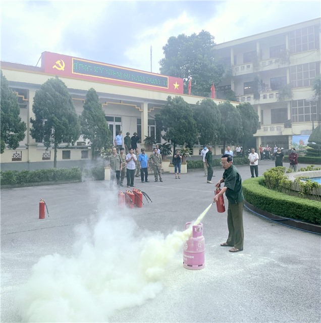 Phường Vàng Danh tập huấn nghiệp vụ PCCC và CNCH cho lực lượng dân phòng, lực lượng PCCC cơ sở 