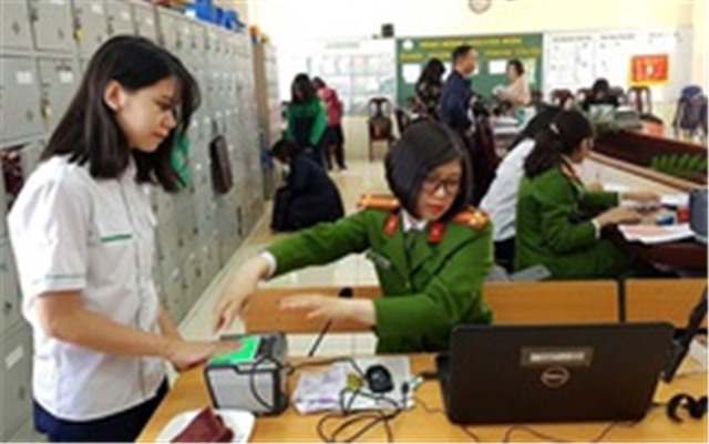 Từ 1/7, giảm lệ phí làm thẻ Căn cước, hộ chiếu