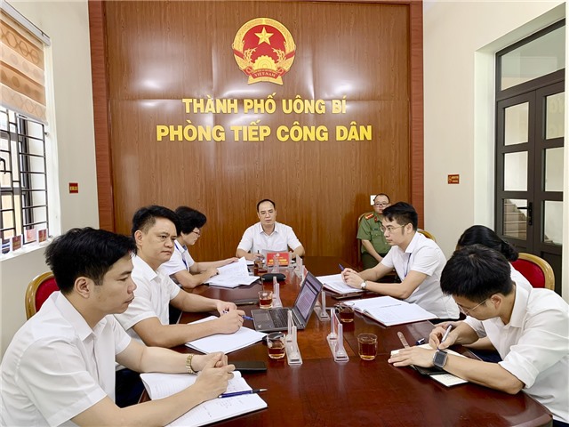 Lãnh đạo thành phố tiếp công dân định kỳ