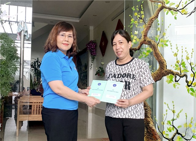 Bảo hiểm xã hội thành phố Uông Bí ra quân “Tháng vận động triển khai BHXH, BHYT toàn dân 2024”