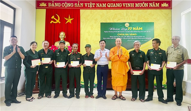 Trao 80 suất quà tri ân các thương binh, nạn nhân chất độc da cam/dioxin tiêu biểu
