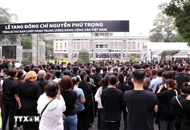 Hơn 1.560 đoàn trong nước và quốc tế đến viếng Tổng Bí thư Nguyễn Phú Trọng