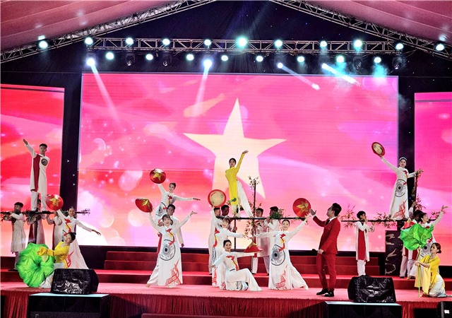 Chương trình nghệ thuật kỷ niệm 10 năm thành lập Trung đoàn CSCĐ Đông Bắc