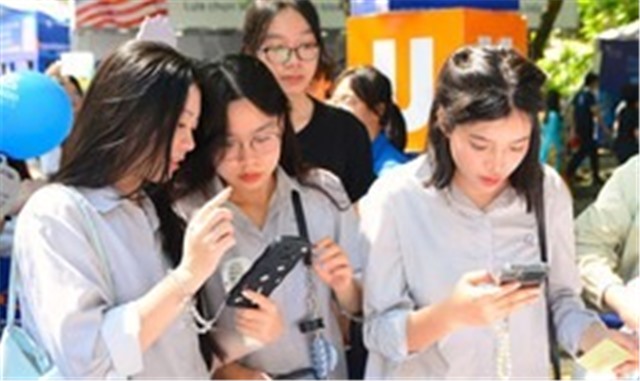 Các lưu ý khi nộp lệ phí xét tuyển đại học năm 2024
