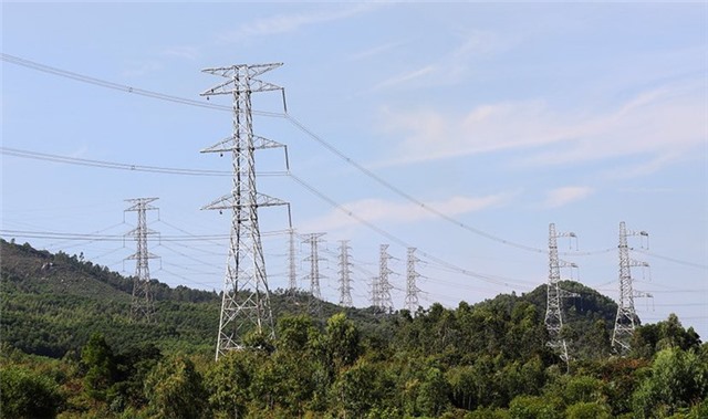 Thi đua "nước rút", "thần tốc" để tháng 7 khánh thành đường dây 500 kV mạch 3 Quảng Trạch - Phố Nối