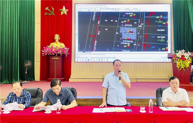 Đối thoại với hộ gia đình ông Đinh Hồng Quảng - bà Lê Thị Thanh Huế liên quan đến thực hiện Dự án Tuyến đường Yên Tử kéo dài