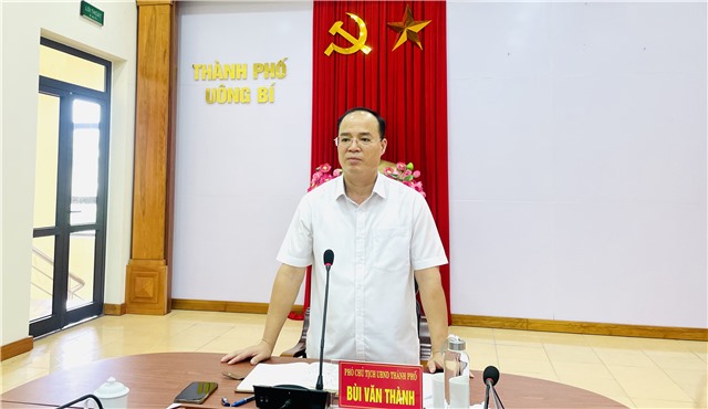 Họp nghe báo cáo tiến độ thực hiện việc cấp đổi, cấp lại giấy chứng nhận quyền sử dụng đất vườn rừng