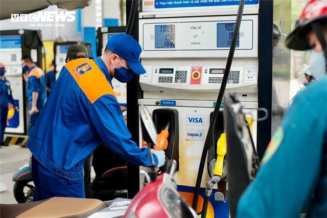 Chiều nay, giá xăng có thể giảm hơn 500 đồng/lít