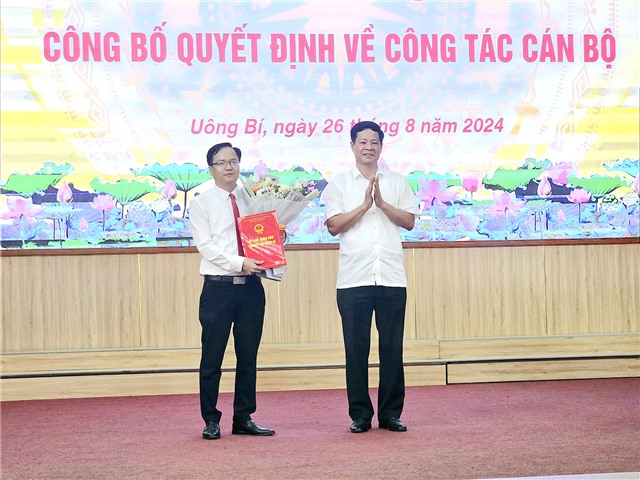 Hội nghị công bố quyết định về công tác cán bộ