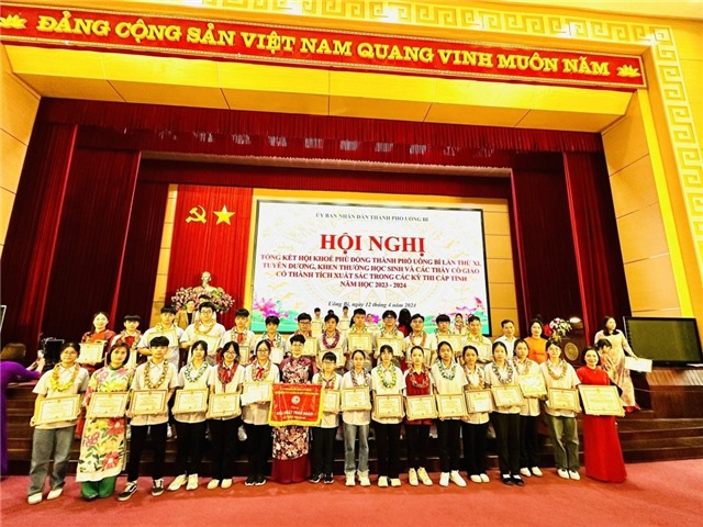 Ghi ở ngôi trường dẫn đầu thi đua ở TP Uông Bí