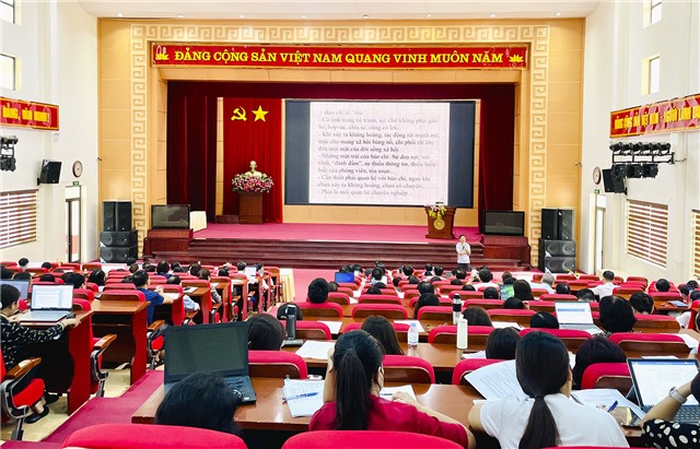 Khai giảng Lớp cập nhật kiến thức cho 253 cán bộ diện Ban Thường vụ Thành ủy quản lý năm 2024