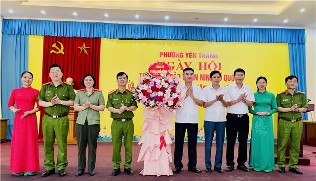 Ngày hội toàn dân bảo vệ ANTQ và diễn đàn Công an lắng nghe ý kiến Nhân dân phường Yên Thanh năm 2024