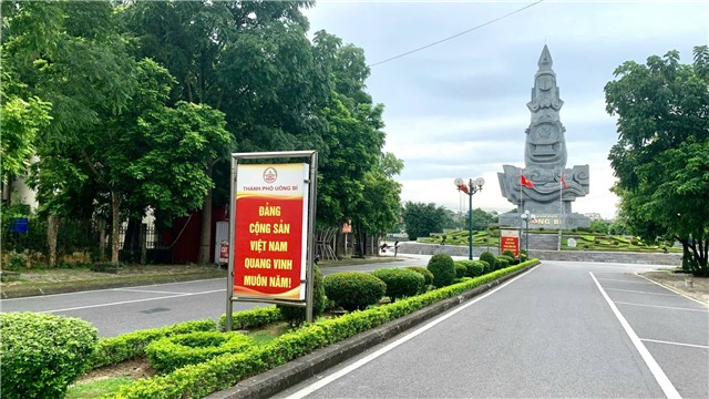 Thành phố Uông Bí: trên 1.500 cờ Đảng, cờ Tổ quốc và hàng chục pano áp phích chào mừng Kỷ niệm 79 năm Cách mạng tháng 8 và Quốc khánh 2/9