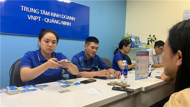 2 ngày sau bão, VNPT hỗ trợ đăng ký mới trên 1.000 thuê bao Vinaphone