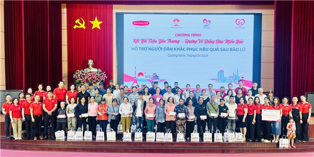 Dai-ichi Việt Nam trao 100 suất quà hỗ trợ người dân bị thiệt hại bởi bão số 3 tại TP Uông Bí