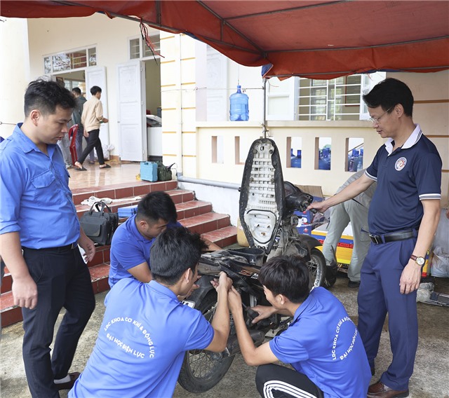 Các trường thuộc Bộ Công thương - Thiết thực và sôi nổi các hoạt động hỗ trợ cộng đồng tại các tỉnh phía Bắc 