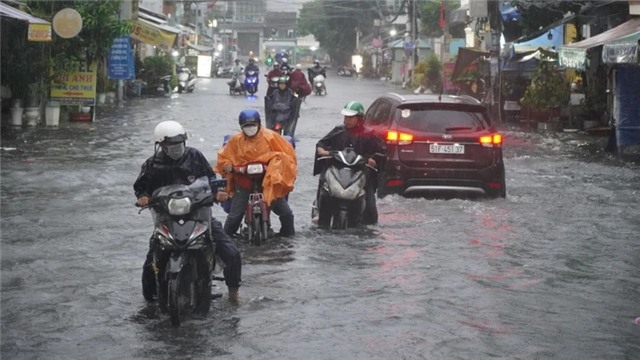 Trung Bộ, Tây Nguyên và Nam Bộ mưa lớn cục bộ về chiều tối