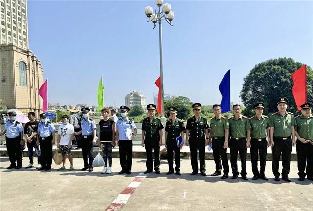 Công an thành phố Uông Bí tăng cường kiểm tra, xử lý các vi phạm liên quan đến xuất nhập cảnh