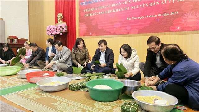 Phường Bắc Sơn tổ chức Chương trình "Gói bánh chưng xanh - Ấm tình ngày Tết" năm 2025