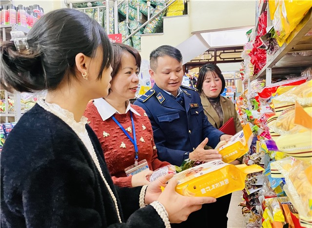 Kiểm tra ATTP và tình hình buôn lậu, gian lận thương mại, hàng giả dịp Tết Nguyên đán và Lễ hội Xuân Yên Tử 2025