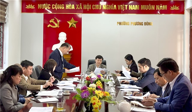 Đoàn giám sát HĐND thành phố làm việc với phường Phương Đông