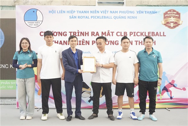 Ra mắt Câu lạc bộ Pickleball Thanh niên phường Yên Thanh