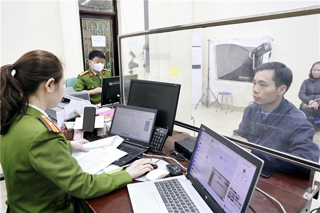 Công an Uông Bí tổ chức đợt cao điểm về triển khai định danh điện tử cho cơ quan, tổ chức trên địa bàn thành phố