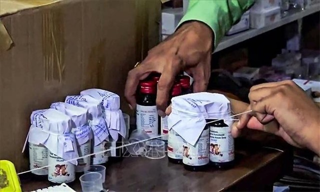 WHO ban hành cảnh báo đối với một số loại siro ho của Ấn Độ