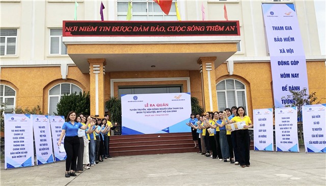 Uông Bí đẩy mạnh tuyên truyền, vận động người dân tham gia BHXH tự nguyện và BHYT hộ gia đình
