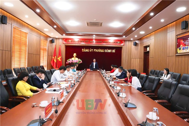 Giao ban các cơ quan chuyên trách tham mưu giúp việc Đảng ủy, Trung tâm chính trị, Ủy ban MTTQ và các đoàn thể chính trị - xã hội